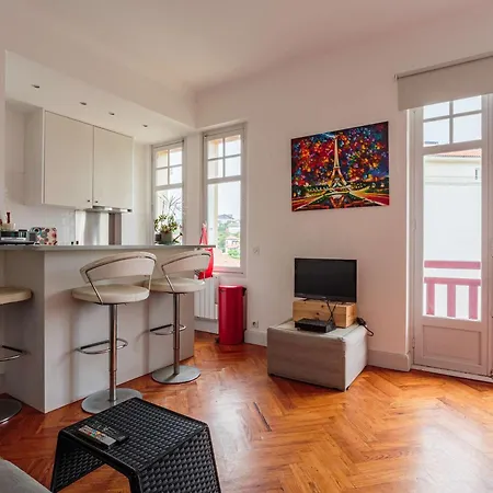 Duplex Inverse A 160m De La Plage Avec Wifi, Balcon Et Ascenseur - Fr-1-4-695