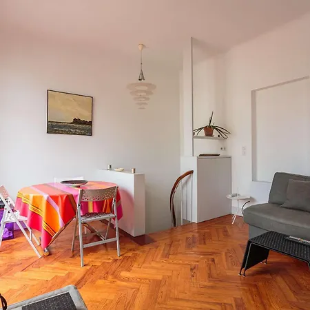Duplex Inverse A 160m De La Plage Avec Wifi, Balcon Et Ascenseur - Fr-1-4-695 Saint-Jean-de-Luz